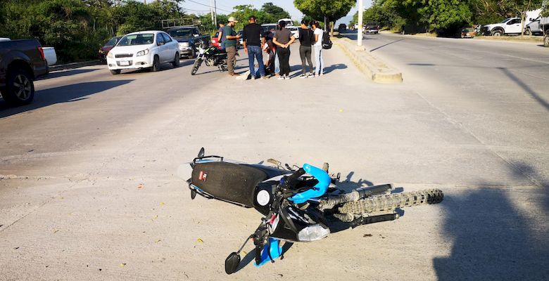 Joven Motociclista Resulta Con Lesiones Graves Tras Chocar Contra Una