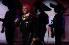 Alejandro Fernández, Los Tigres del Norte y Bad Bunny actuarán en los Latin Grammy