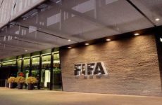 Banco suizo acuerda cubrir multas por corrupción en FIFA