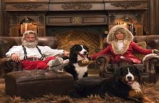 Kurt Russell, Goldie Hawn y Chris Columbus salvan la Navidad