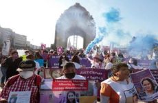 Marchan por violencia contra la mujer en la CDMX