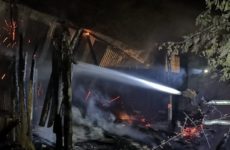 Fuego consume casa rústica en  Fraccionamiento Buenos Aires