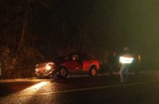 Accidente vehicular en la sierra de Tamasopo deja sólo daños materiales