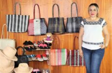 Con apoyo de CEMEX, mujeres de Tamuín producen sus artesanías