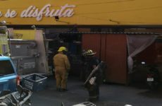 Se movilizan corporaciones de auxilio por reporte de fuga de gas en una tienda departamental