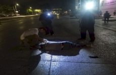Peatón muere embestido por raudo vehículo frente al IMSS