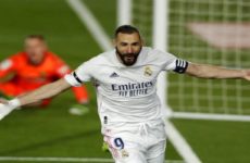 El Madrid, líder tras vencer en el clásico al Barça