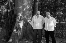 López Obrador se reúne en Palenque con Carlos Slim