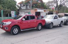 Chocan por alcance tres camionetas, en la avenida México