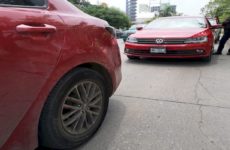 Accidente vial en el bulevar México-Laredo deja solo daños materiales
