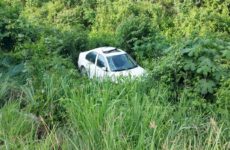 Se accidentan funcionarios del CEEPAC en la carretera libre Valles-Rioverde