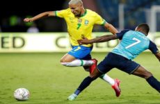 Ecuador empata 1-1 con Brasil y va a cuartos de final