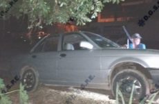 Policías estatales detienen a chofer ebrio en coche con reporte de robo