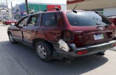 Chofer contra el vehículo de un discapacitado en el bulevar México-Laredo