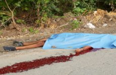 Hombre se queda dormido sobre rua Valles-Naranjo y muere arrollado