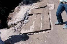 Ciudadanos exigen arreglo de  puente El Estero
