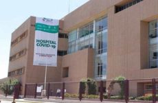 Personal hospitalario que atiende a pacientes covid en el Hospital de Soledad lleva un mes sin sueldo