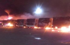 Se queman 18 autobuses del transporte urbano en estacionamiento