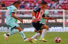 Chivas logra primer triunfo en la era Michel Leaño