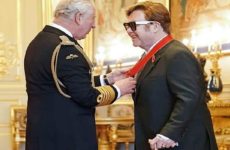 Elton John recibe prestigioso premio británico
