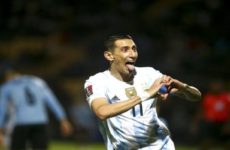 Di María resuelve para Argentina, Messi descansa y Uruguay sigue en picada