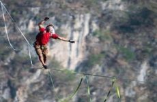 Alemán rompe récords al cruzar en cuerda floja Cañón del Sumidero