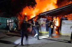 Incendio consume un taller de refrigeración en Tamuín