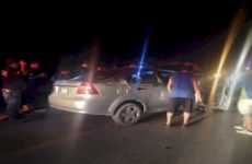 Chofer invade carril y choca de frente contra camioneta en Matlapa