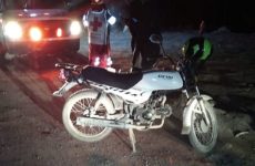 Ebrio motociclista derrapa, en la entrada a Miravalles