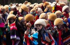 Danzantes tradicionales salen a las calles en Chiapas
