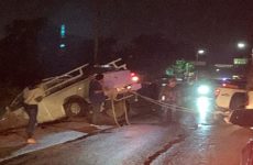 Camioneta se sale del camino y cae a desnivel en Tamuín