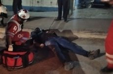 Joven resulta herido al caer de su motocicleta en avenida Universidad