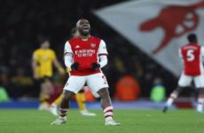 Arsenal remonta y gana 2-1 a Wolves
