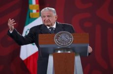 López Obrador amaga con exhibir a medios por montos de publicidad