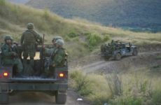 Soldados mexicanos ingresan a pueblo controlado por cártel