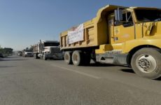 Camioneros provocan caos vial