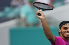 El tenista argentino Francisco Cerúndulo accede a semifinales en Miami tras retiro de Jannik Sinner