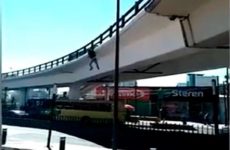 Hondureño se lanza desde puente vehicular en CDMX y sobrevive a caída