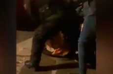 Policías golpean y arrastran de los cabellos a mujeres en Guanajuato