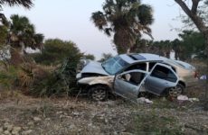 Cuatro jóvenes resultan heridos en accidente automovilístico