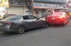 Chocan vehículos en la zona centro de Ciudad Valles