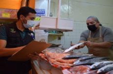Clausuró Coepris 15 establecimientos y destruyó más de 27 kilos de pescados y mariscos