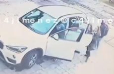 Mujer logra rescatar a su hijo antes de que le robaran camioneta