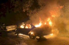 Incendio acaba con el vehículo de un funcionario municipal de Xilitla