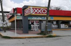 Solitario hampón asalta tienda Oxxo; se lleva más de 12 mil pesos y un teléfono celular