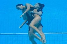 La FINA impide competir en la final a nadadora que se desmayó en la piscina
