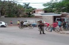 Le dan un balazo a un hombre cuando circulaba en una moto cerca de la zona centro de Tamuín.