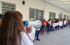Protestan maestros del  SNTE por falta de pago