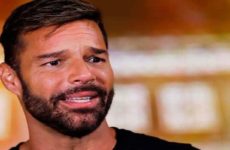 Emiten orden restrictiva contra Ricky Martin