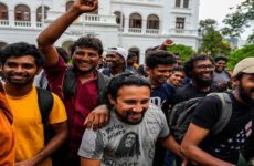 Manifestantes de Sri Lanka se retiran; el presidente renuncia